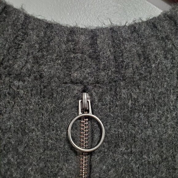 Blank NYC Sweater Womens Floral Embroidery Charcoal Gray Zip Back Wool Sz M - Picture 15 of 15